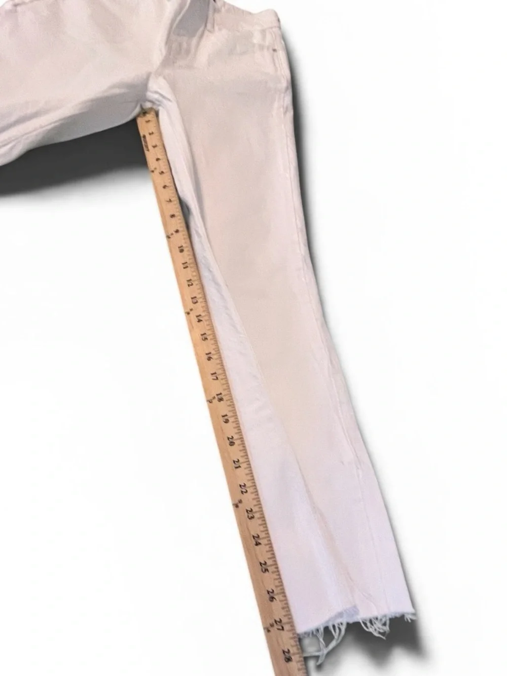 Zara White Straight Leg Jeans Raw Hem Denim Pants Coastal Chic Size 2 Hamptons - Picture 4 of 6